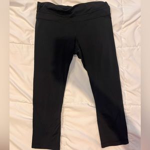 Black Lululemon leggings 3/4” size 8